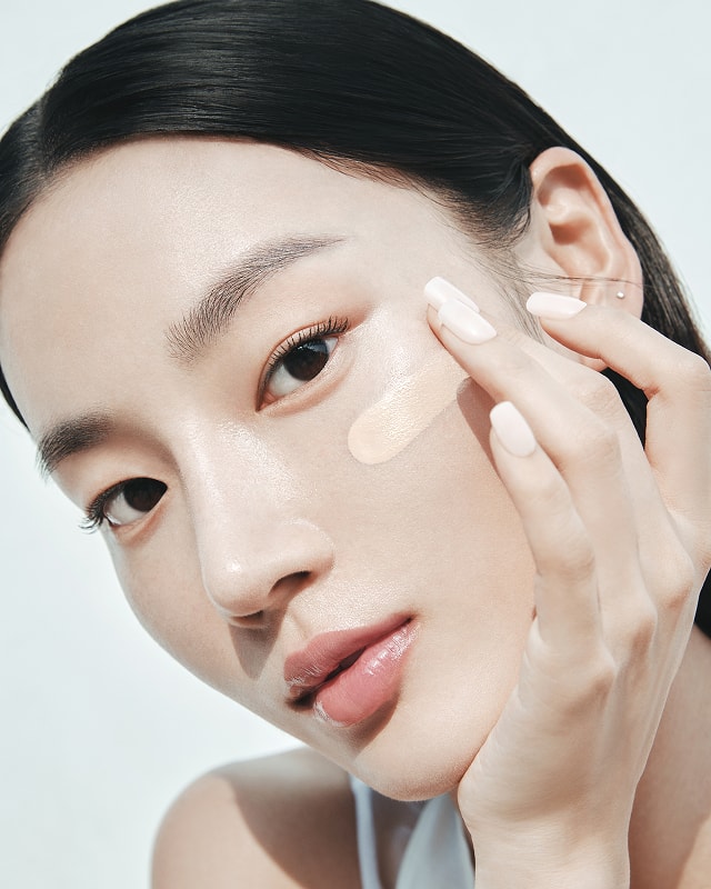 รีเฟล็กชัน สกิน โกลว์ ฟาวเดชัน SPF 15/PA++